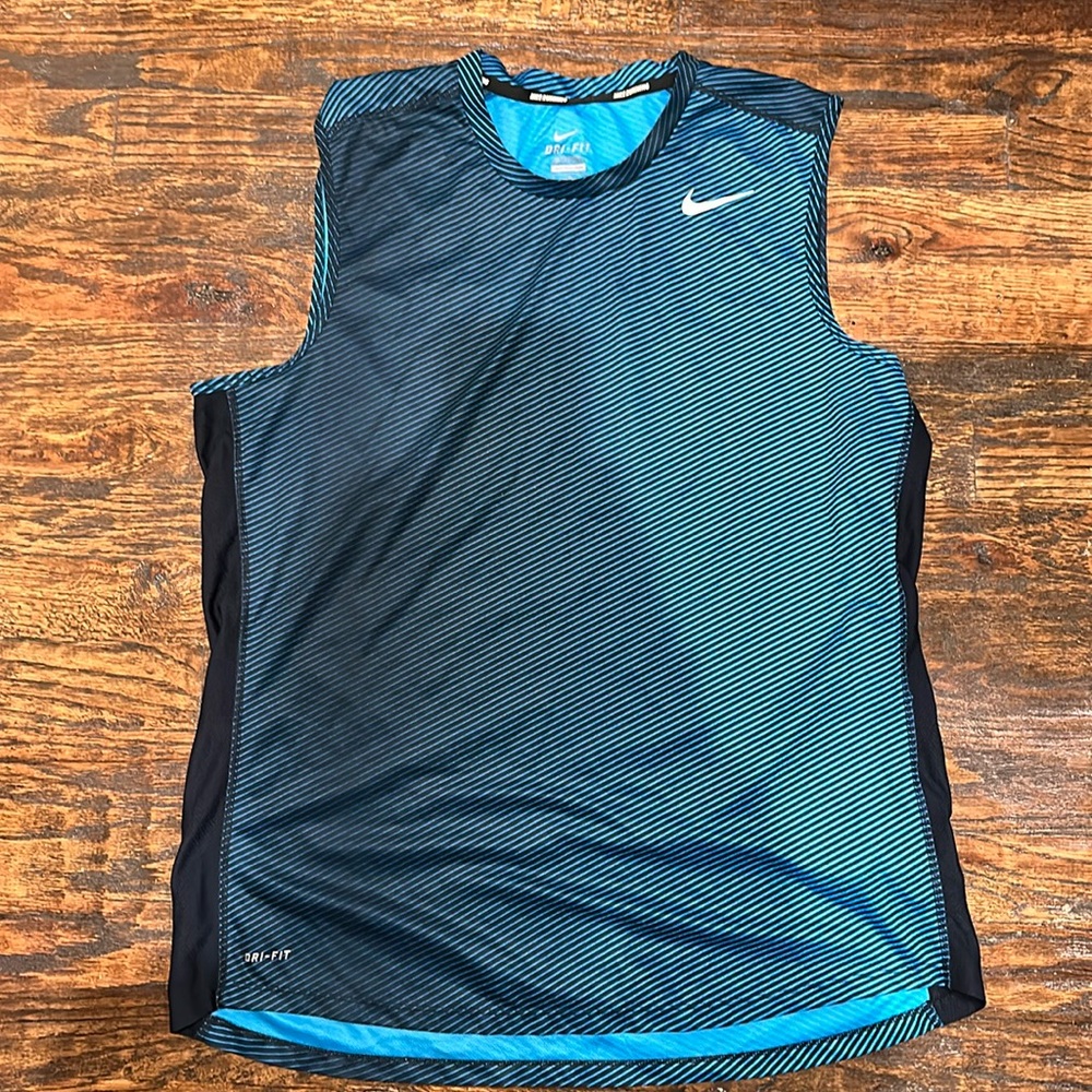 Men’s Large Nike Running top